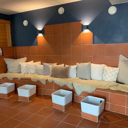 Hotel Seehotel - Dorf Am Niedernberg