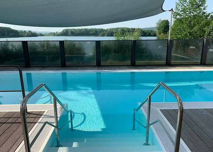 Hotel Seehotel - Dorf Am Niedernberg