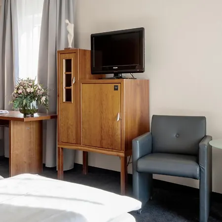 Hotell Seehotel - Dorf Am Niedernberg