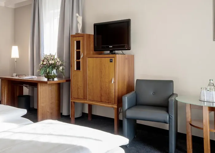 Hotel Seehotel - Dorf Am Niedernberg